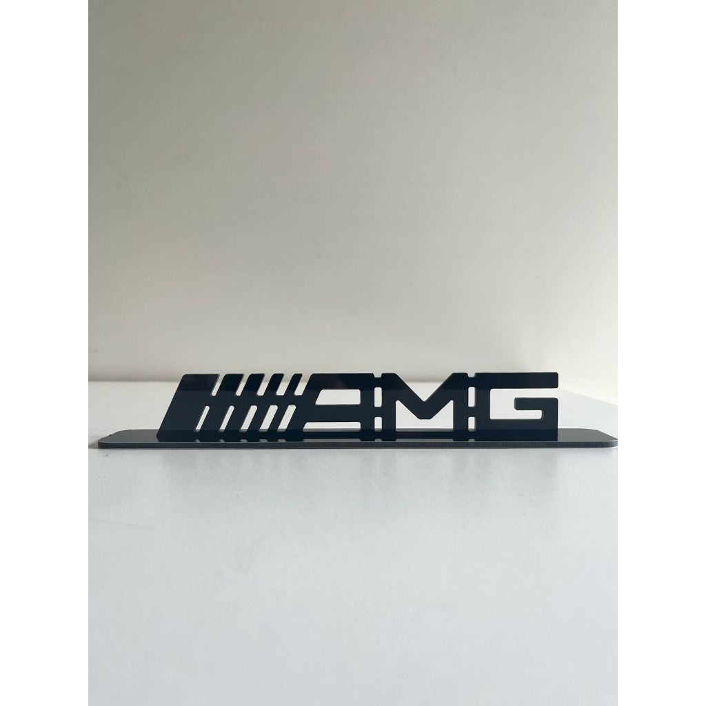 ENFEITES DE MESA, AUDI, PORSCHE, FERRARI, F1, MERCEDES BENZ, AMG, SVR, BMW EM ACM - 25cm x 4cm