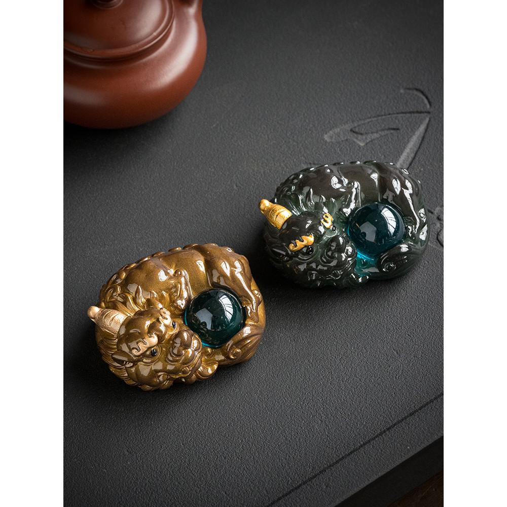 Rega criativa que muda de cor Lucky Fortune Keeping Fortune Pixiu Tea Pet Ornaments Boutique pode levantar chá Play Tea