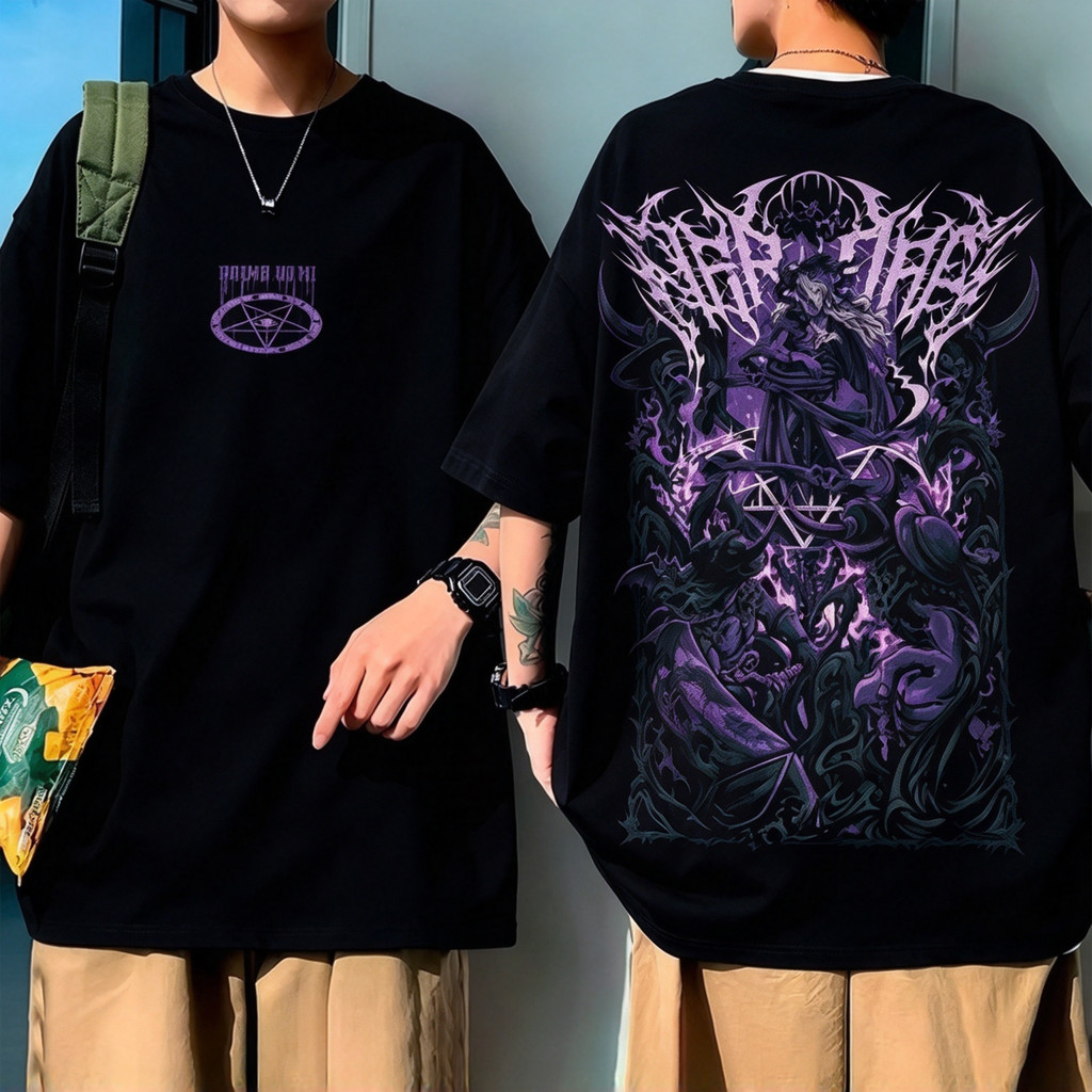 Camiseta Unisex de Alta Qualidade, Design com estampa gótica sombria em tons de roxo, logo pequeno minimalista na frente