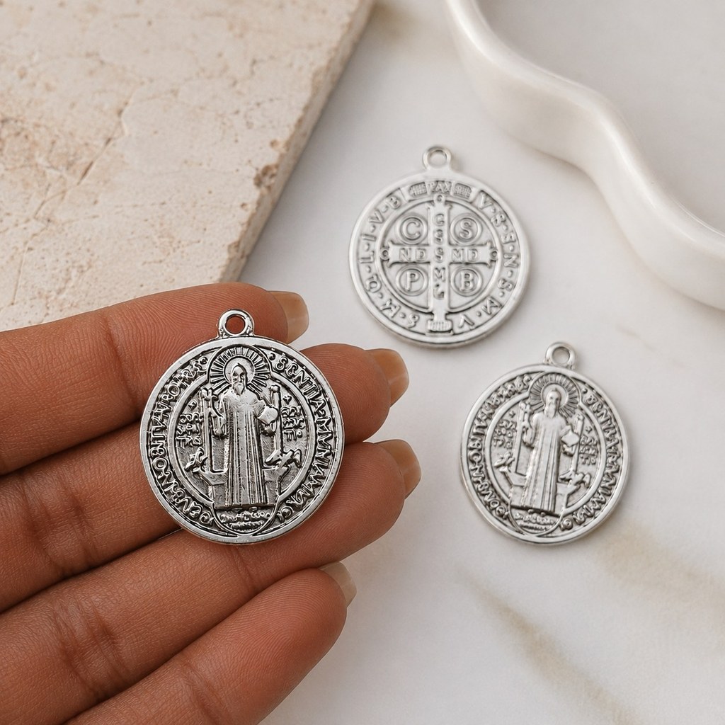 10  Medalha São Bento Níquel 23mm - Pingente de São Bento Premium