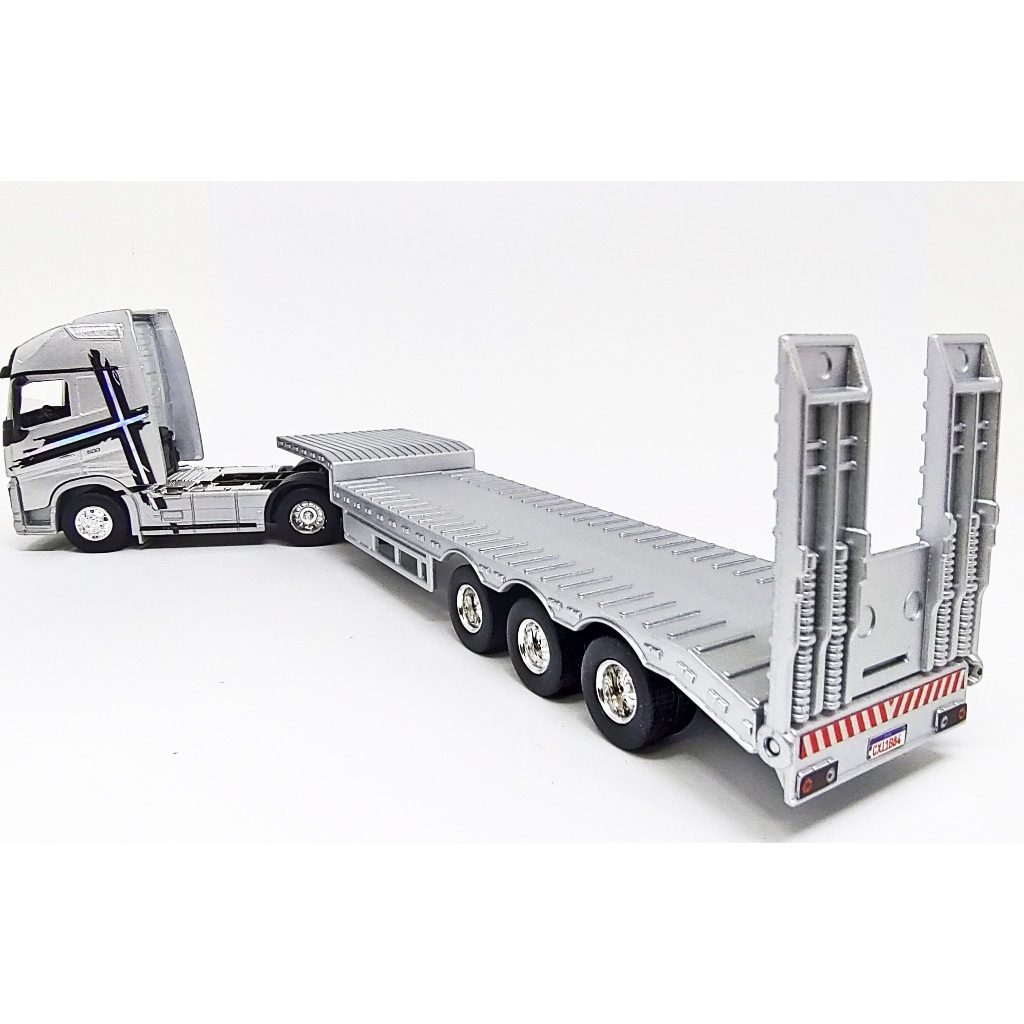 Miniatura Caminhão Volvo FH Performance Prata + Carreta Prancha Plataforma