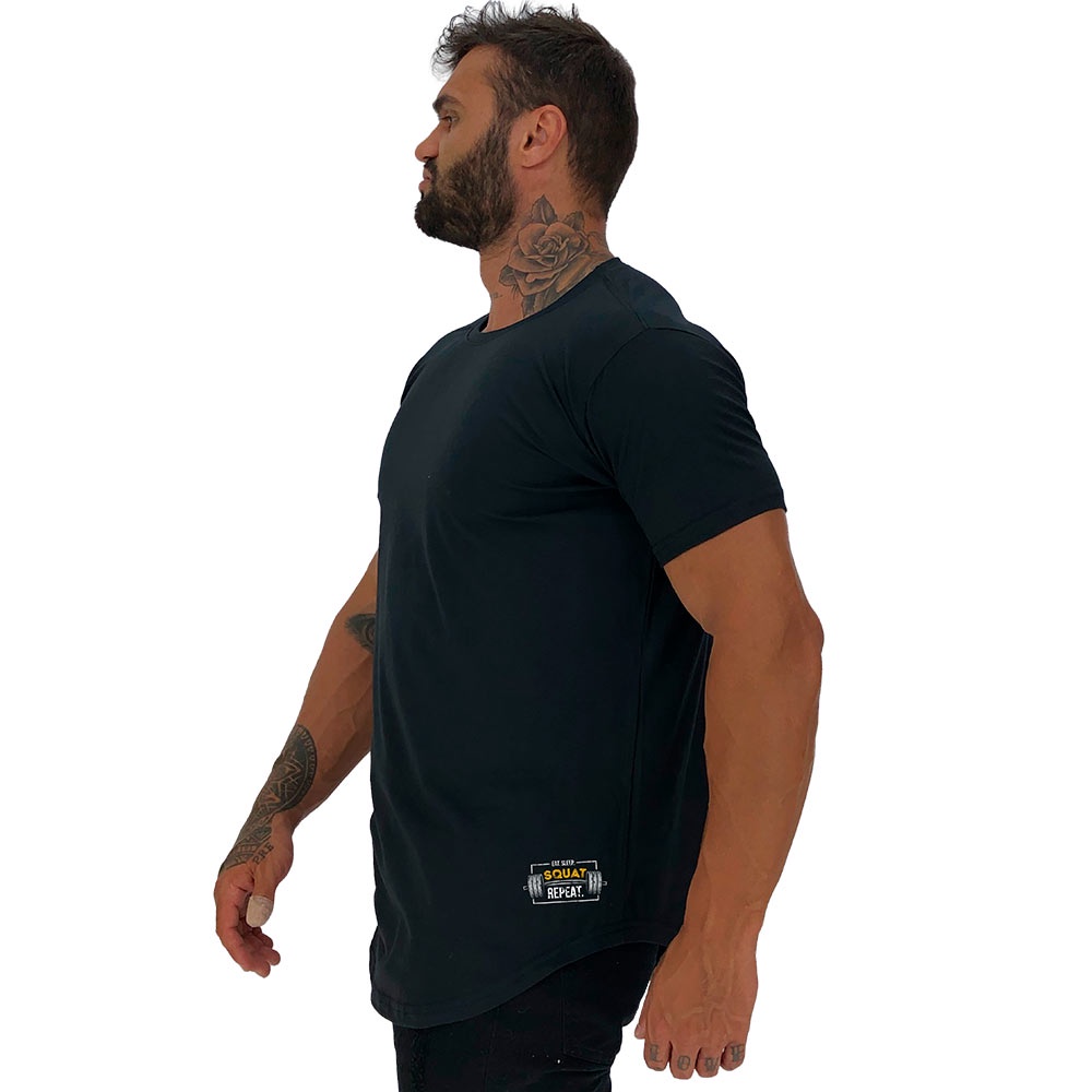Camiseta Longline Masculina MXD Conceito Estampa Lateral Eat, Sleep Squat Repeat