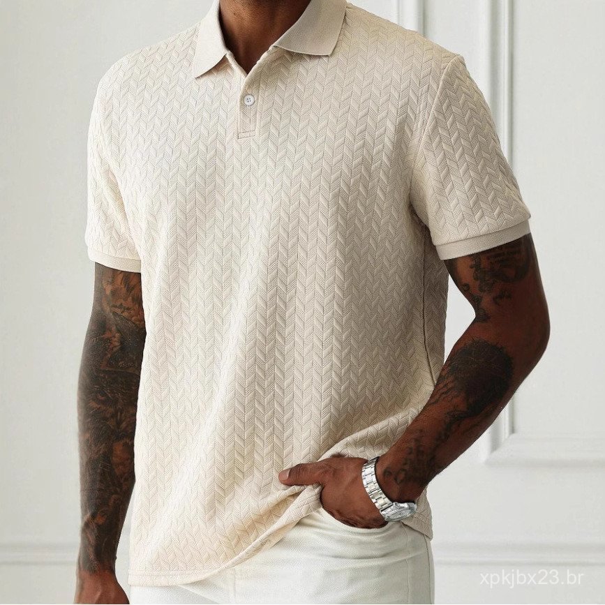Estilo Casual de Férias para Homens Manfinity Homme com Aparência Inspirada em INS Uma Camisa Polo de Manga Curta Khaki
