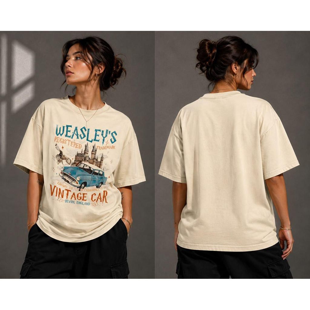 Camiseta Feminina Vintage Carro Voador 100% Algodão Premium com Estampa Weasley's Vintage Car para Estilo Retro