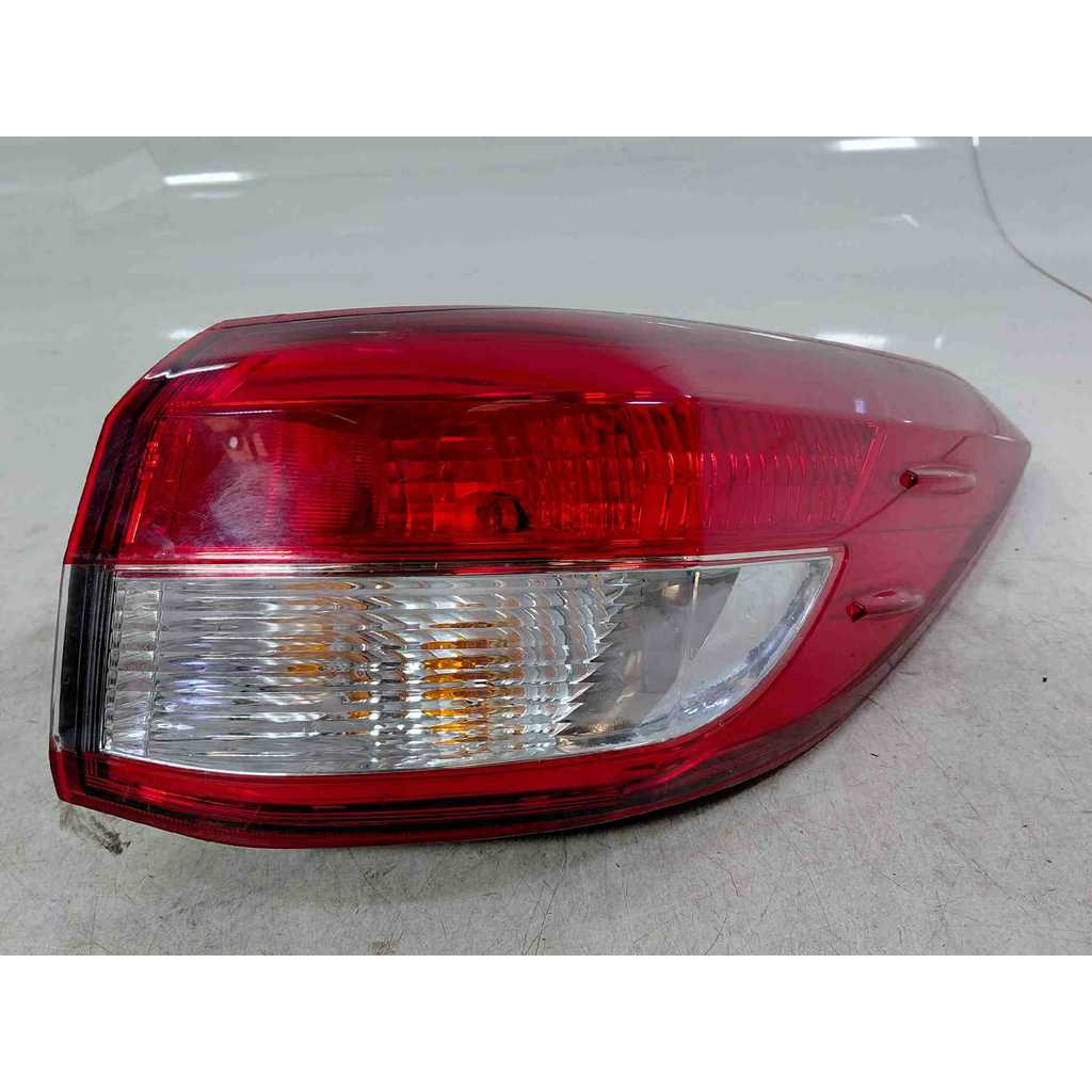 LANTERNA DIREITA TOYOTA YARIS 1.5 2020