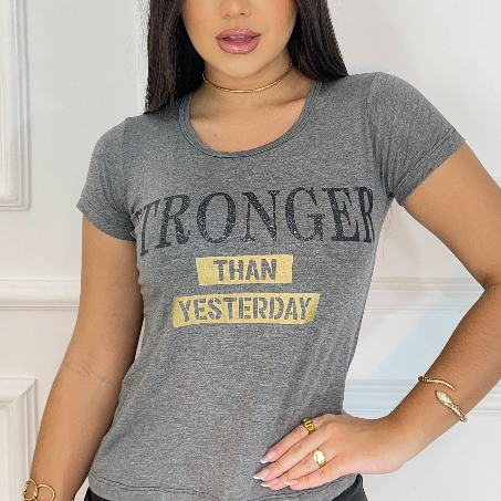 Camisa feminina estampada Stronger Yesterday