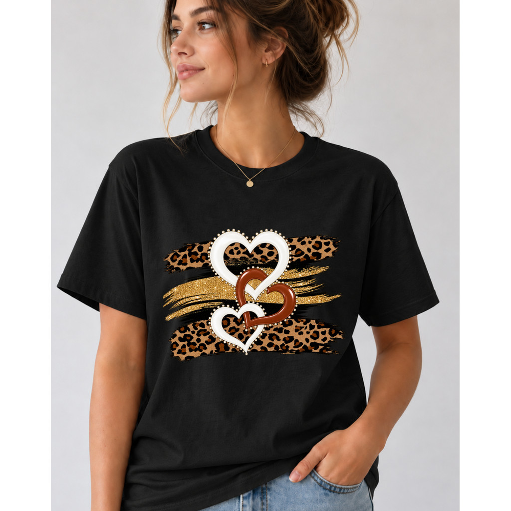 Camiseta Feminina 100% Algodão Estampa Corações Animal Print Onça com Dourado – Moderna, Elegante e Fashion