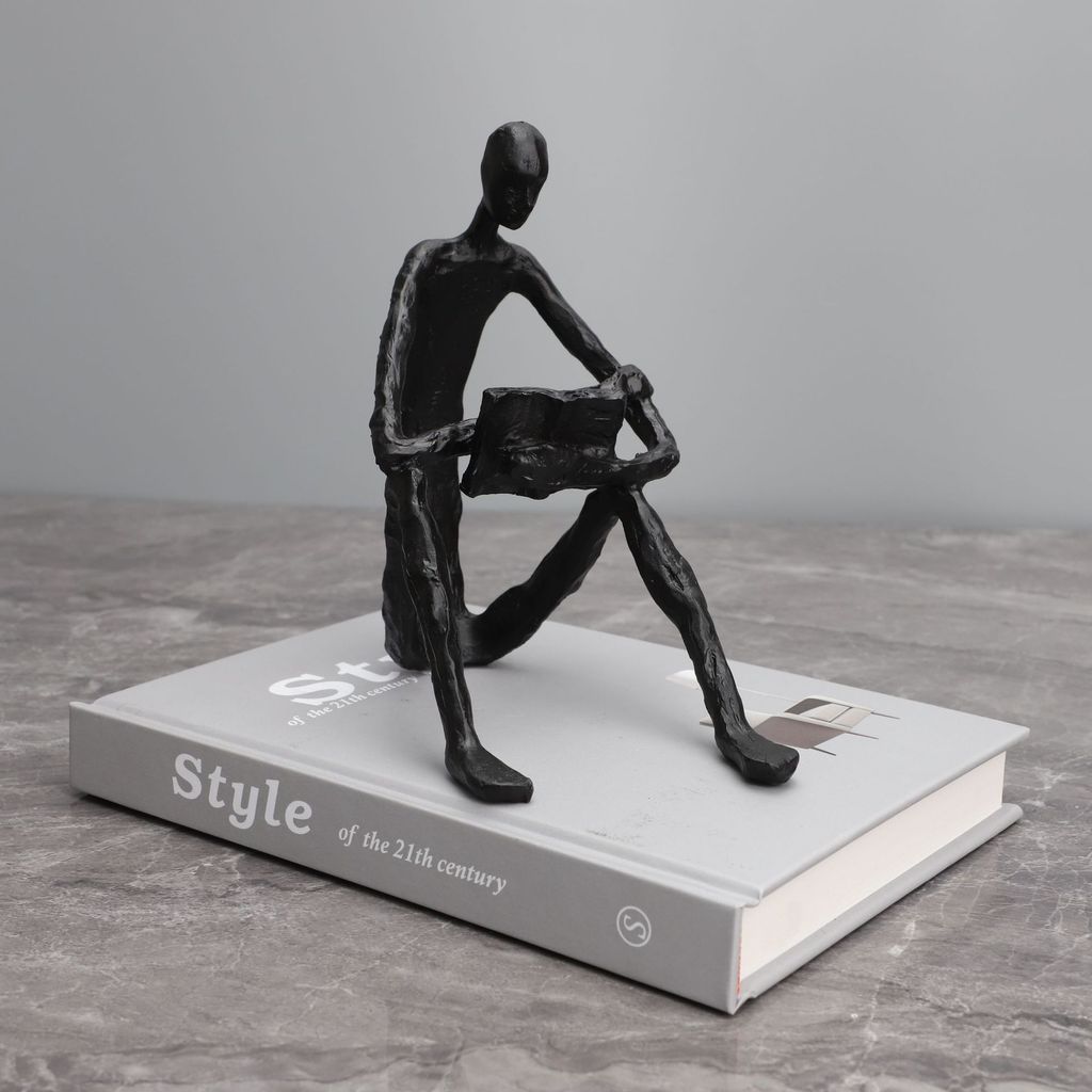 M2CR Modern minimalist black figure reader model room home entrance study creative sculpture living room decorative piec