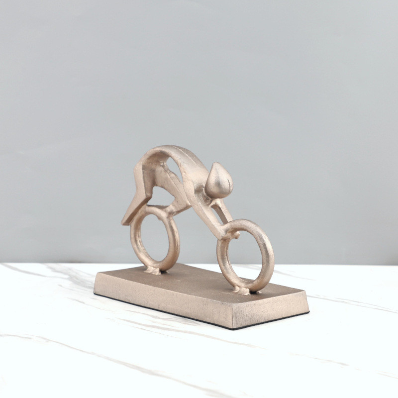 9G1L Modern minimalist abstract metal sculpture of a free-moving figure, suitable for decoration in the entryway, study,