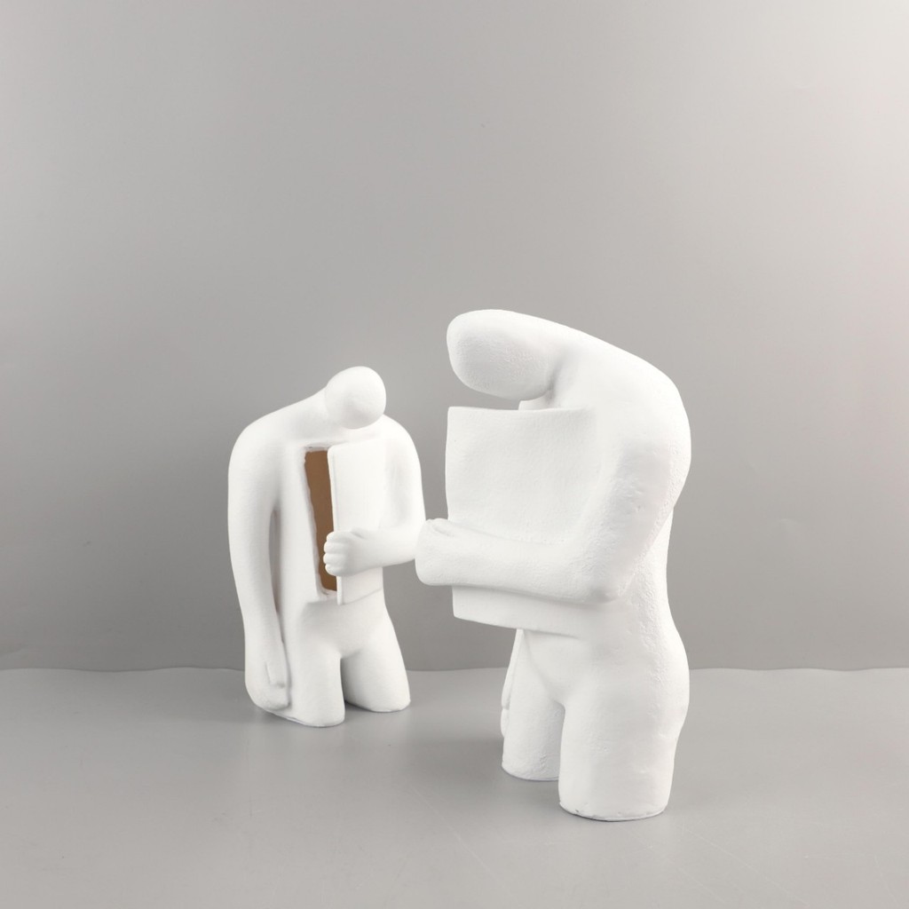 VWKT Nordic-style creative abstract white resin sculpture of a figure with open arms, a decorative piece for the entrywa