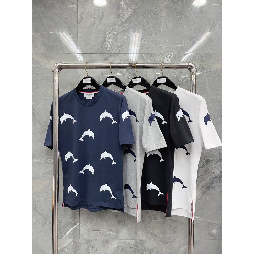8OPS 2026New  Classic dolphin-patterned crew neck casual top T Trendy, loose-fitting short-sleeved T-shirt, unisex style