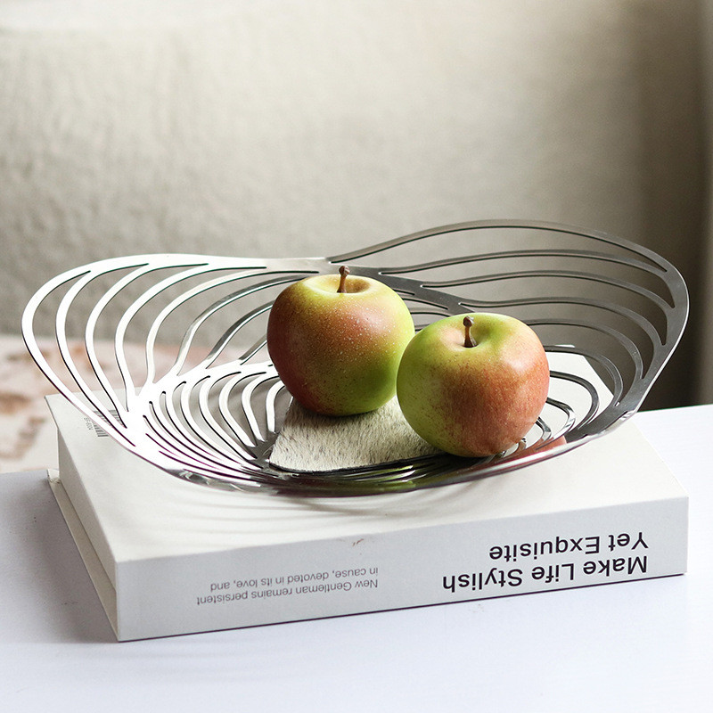 Designer-style hollow metal fruit tray for home use, living room coffee table display tray, art decoration for model hom
