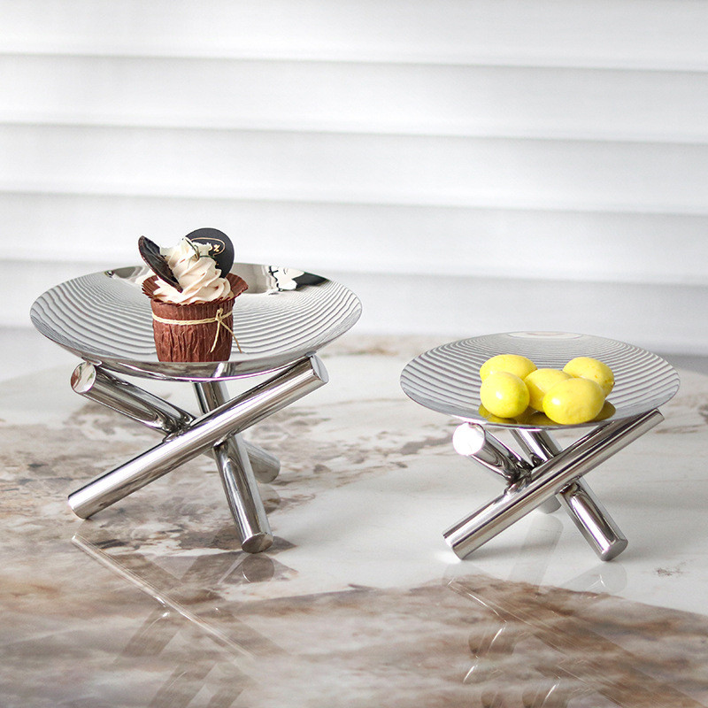 Creative metal three-pronged stand with high-footed fruit tray, fruit bowl decoration, model room dining table tray, sto