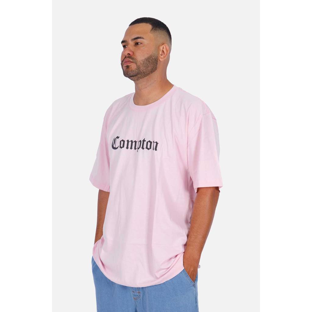 Camiseta Compton Oversized Classic Rosa