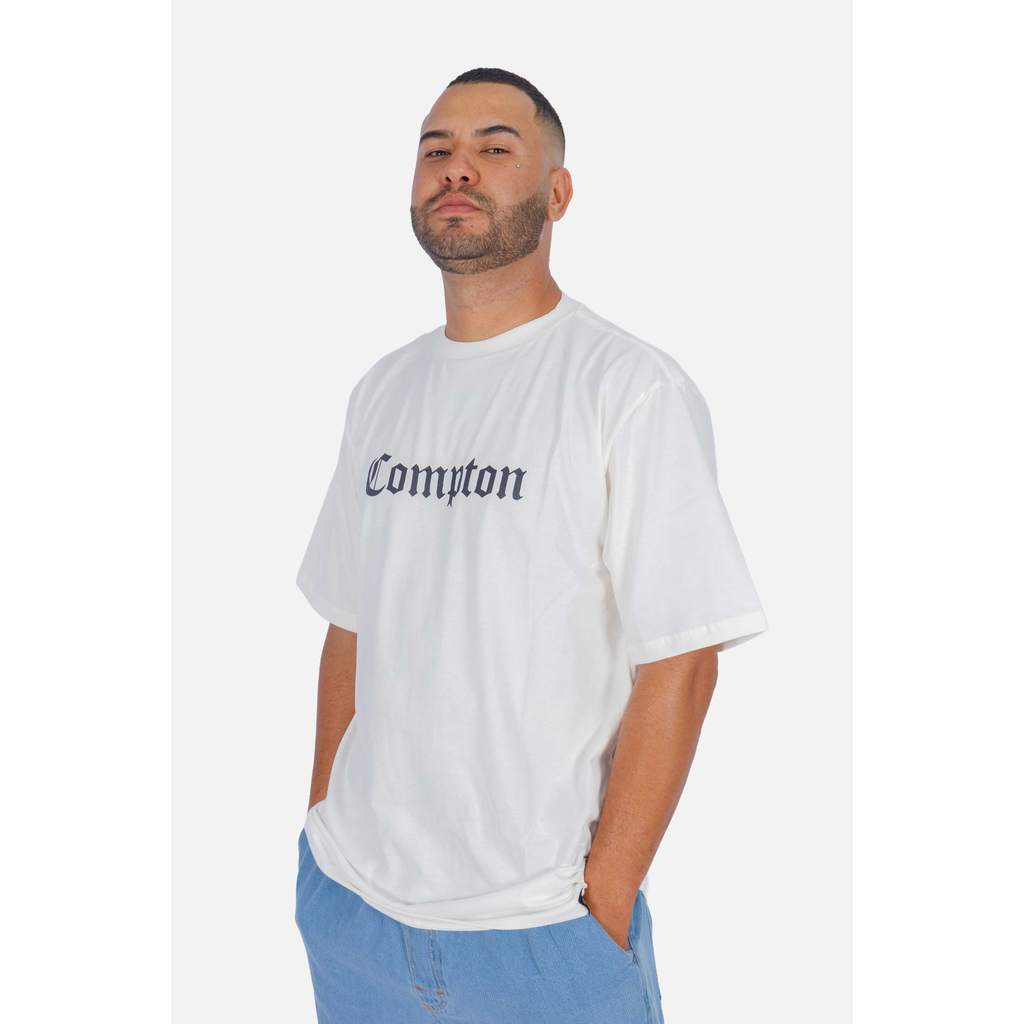 Camiseta Compton Oversized Classic Off White