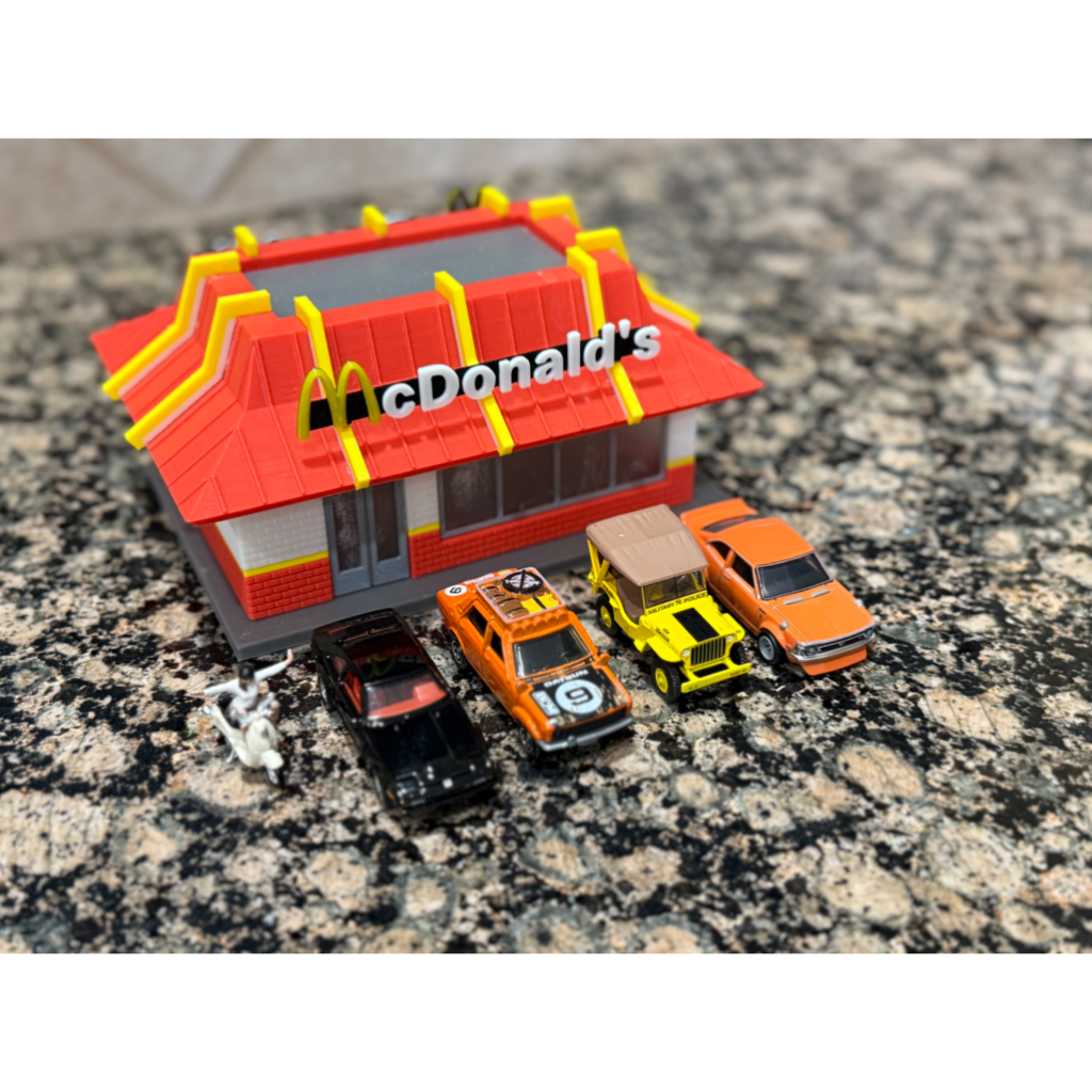 Diorama Clássico McDonald's Realista Escala 1:64 Entregue Montado - Impressão 3D