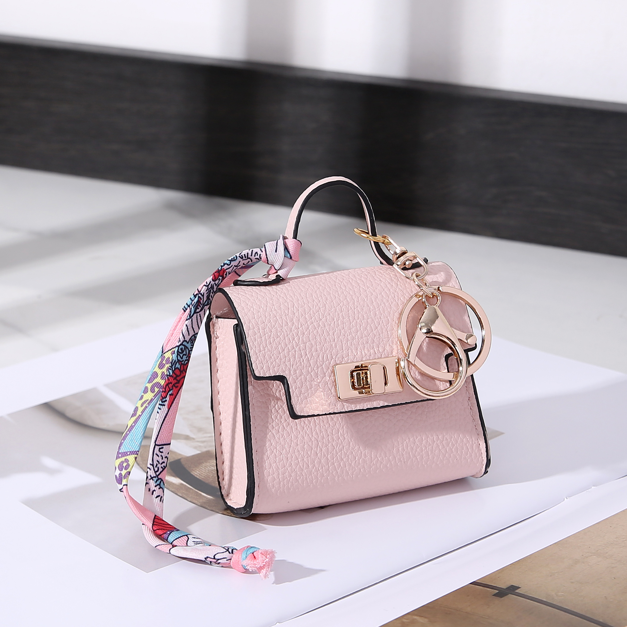 Bolsa de armazenamento portátil mini com capa flip e alça de mão, zíper, porta-moedas, estojo para fones de ouvido sem