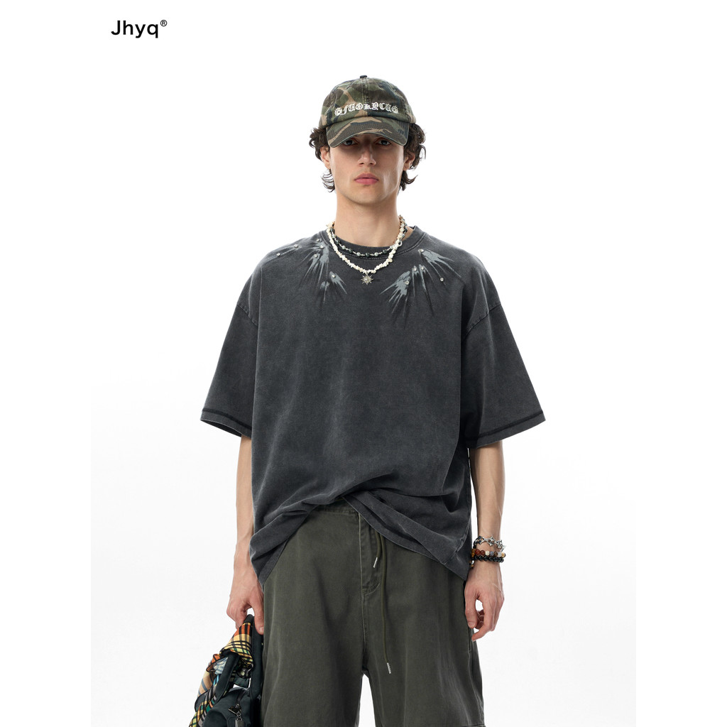 [Dovetail] JHYQ Estilo Americano Lavado Angustiado Impresso Diamante Camiseta de Manga Curta Masculina Solta Pesada Gola