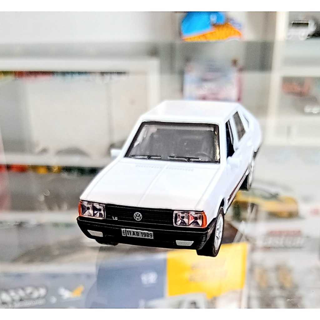 Miniatura  Passat Iraquiano 1:36 metal Diecast colecionável