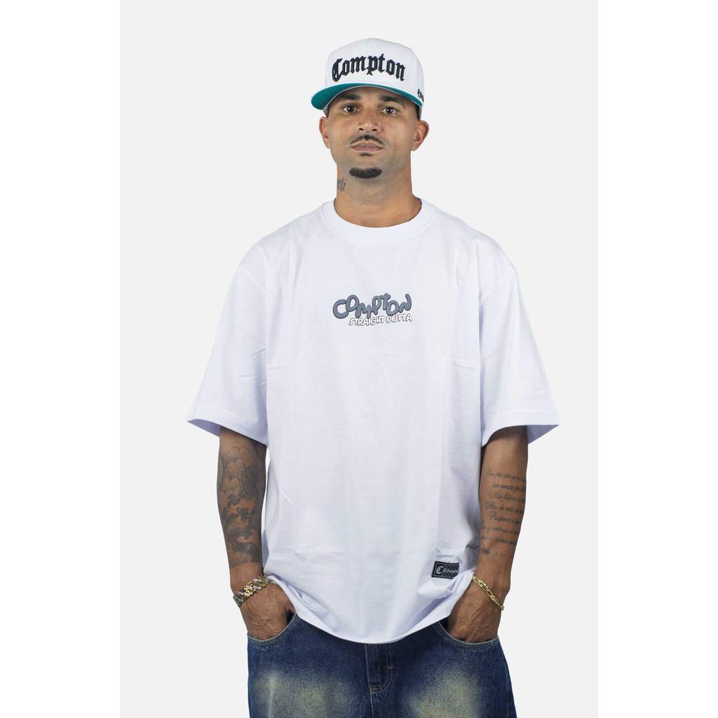 Camiseta Compton Oversized Straigh Outta Branca