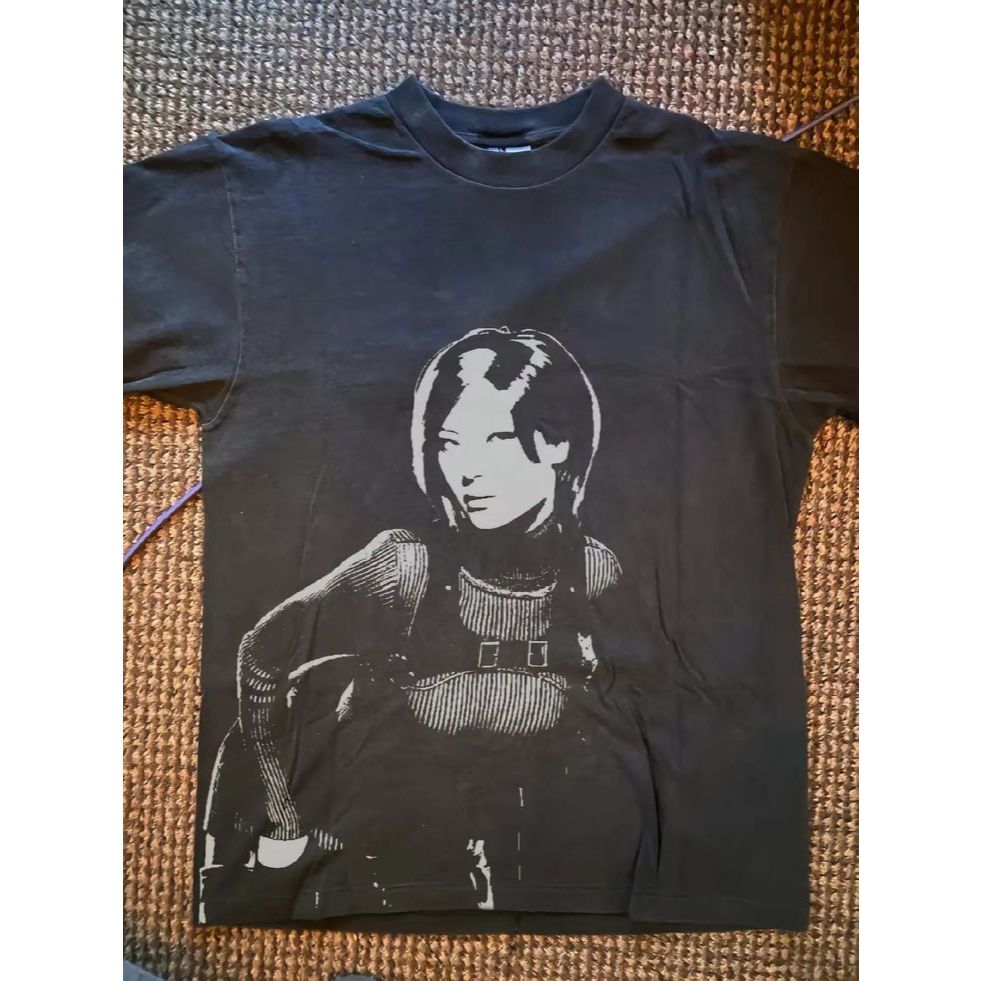 Camiseta Streetwear Camisa Over Oversized Resident Evil Ada Wong Gótica Y2K Alternativa Swag Premium Estilosa Larga