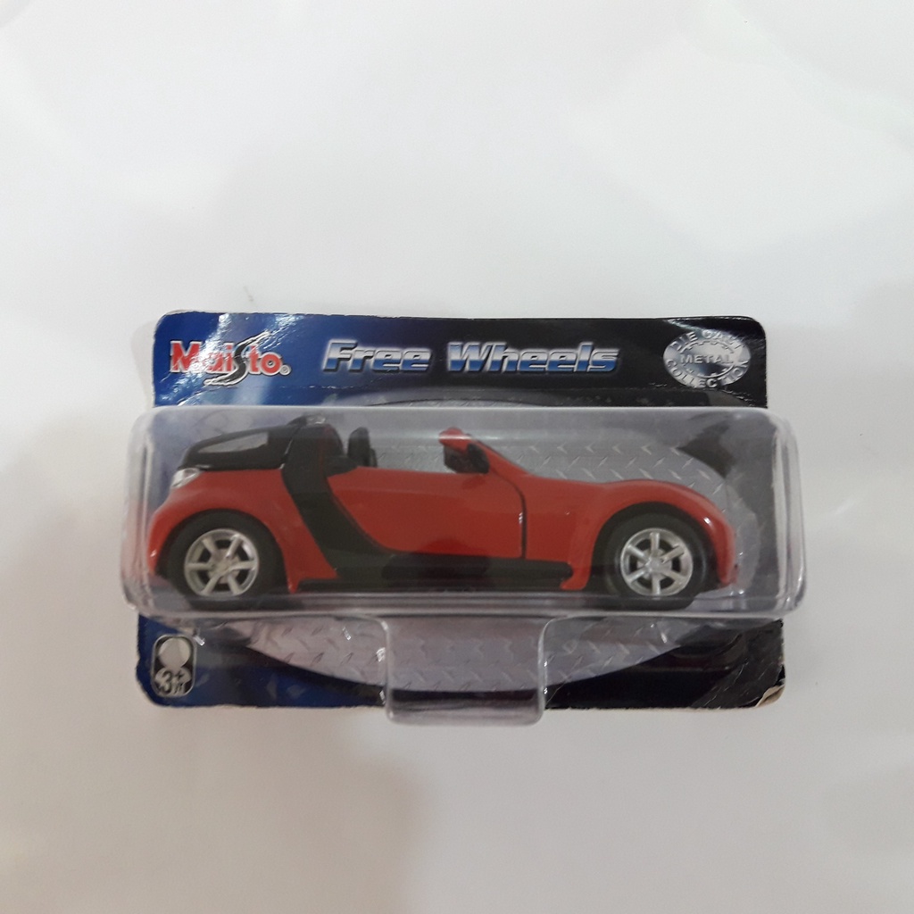 Miniatura De Carro Carrinho Smart Roadster Coupe Escala 1/31 Maisto Free Wheels