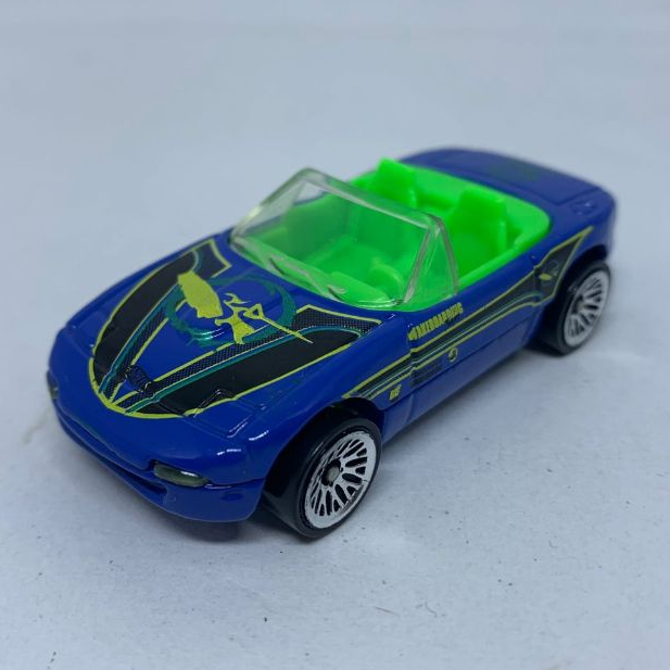 Hot Wheels 1990 Mazda Miata Convertible 1:64 - L10