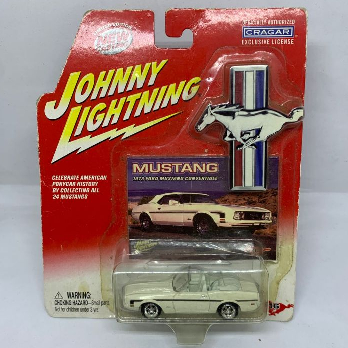 Johnny Lightning 1973 Ford Mustang Convertible 2002 - Edição Limitada - L120