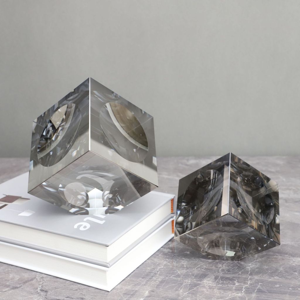 1MDN Modern minimalist smoky gray concave crystal tabletop decoration for model homes, sales offices, bedrooms, studies,