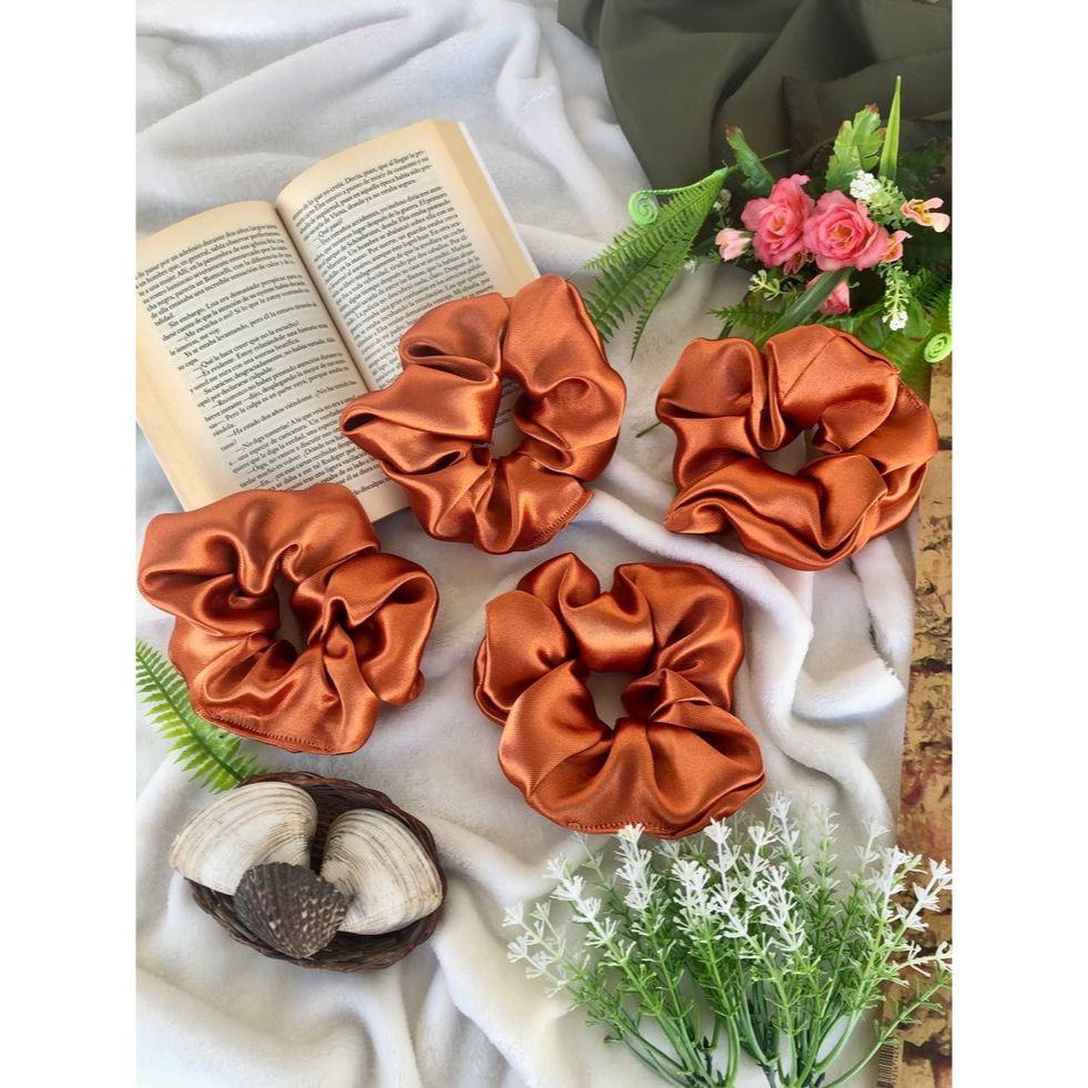 ✨5  Xuxinhas de Cetim Terracota - Toque de Elegância e Cuidado para Seus Cabelos! ✨