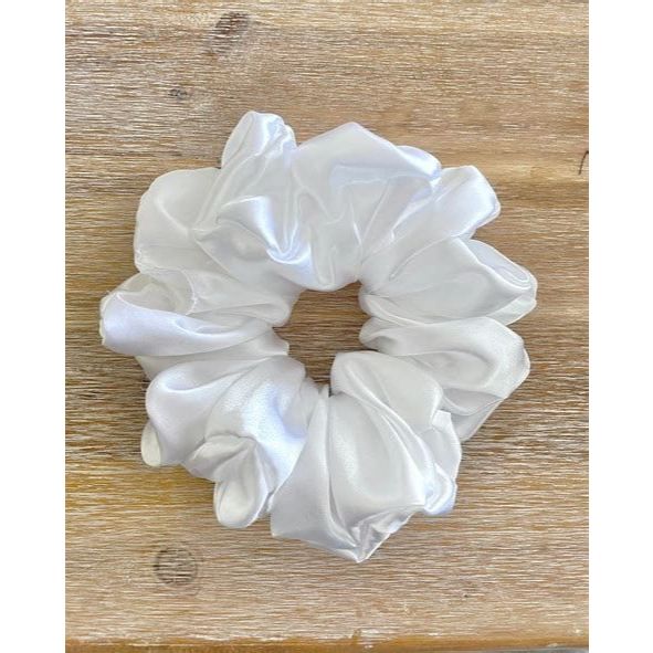 Kit de Scrunchies de Cetim Branco