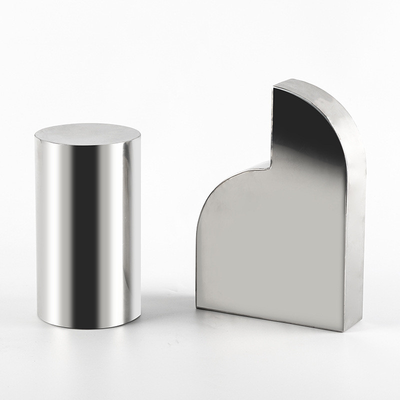Modern minimalist geometric metal ornaments for model homes, sales offices, lobbies, and exhibition halls, designer-styl