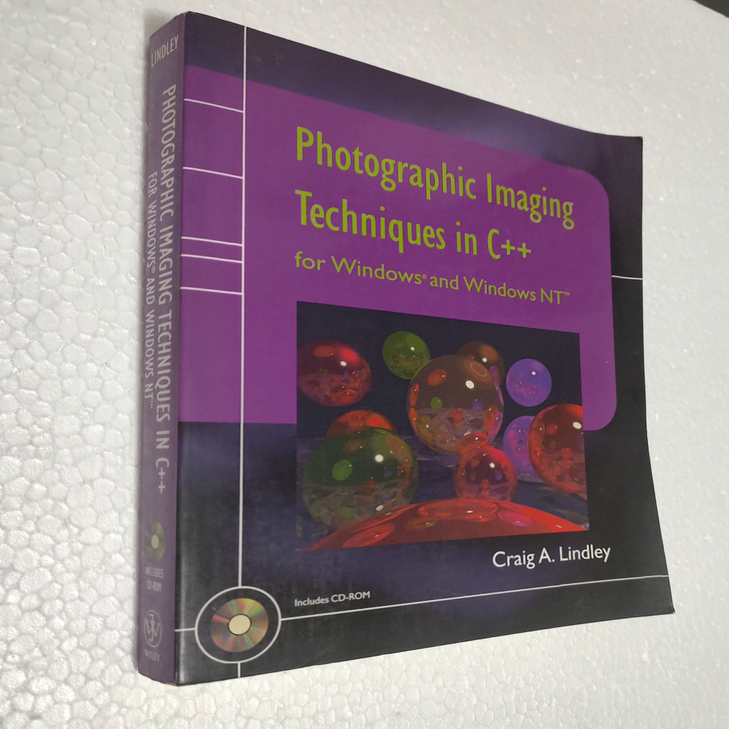 Photographic Imaging Techniques in C++... autor Craig A. Lindey