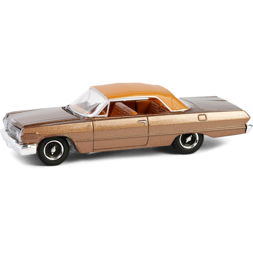 Miniatura - 1:64 - 1963 Chevrolet Impala Ss Convertible - California Low Rider 6 - Greenlight 63070