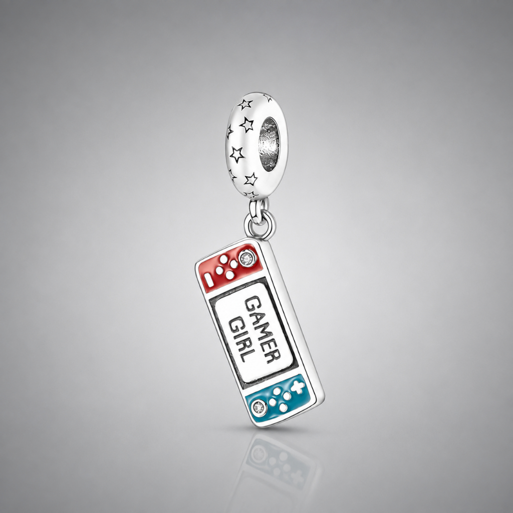 Berloque Gamer Girl em Prata 925: Estilo Geek Fofo