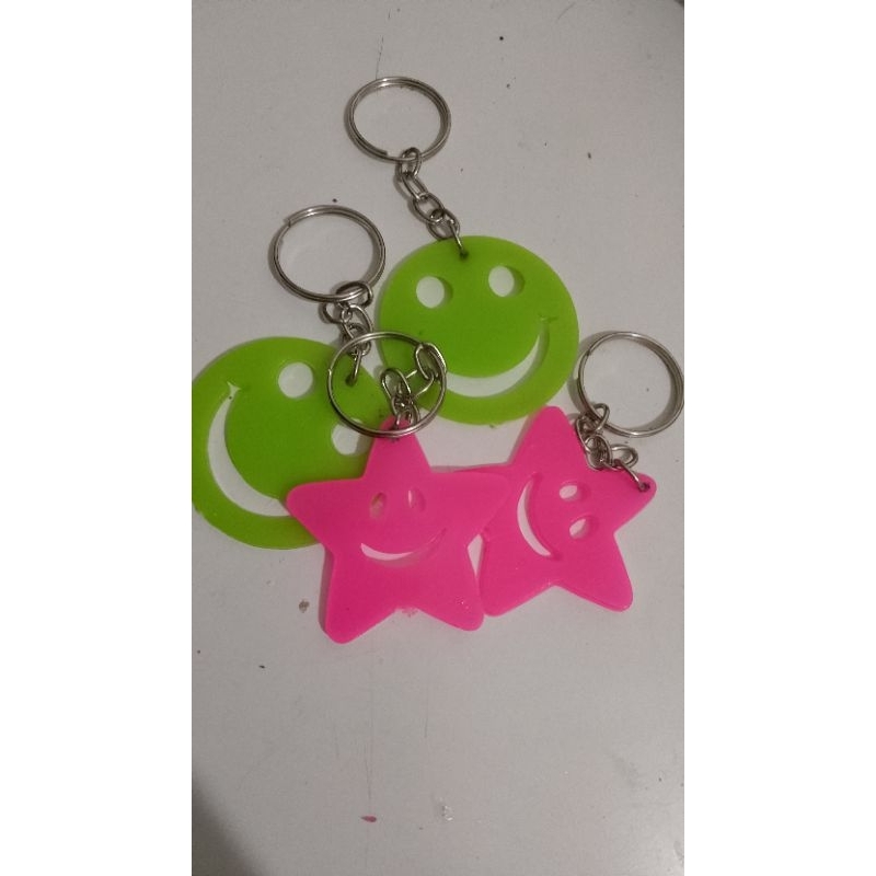 Chaveiro coloridos artesanal cacareco girl ornamentos smile