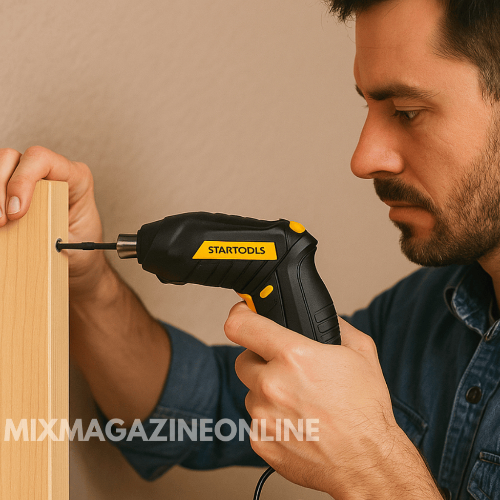 Mini Parafusadeira Elétrica Recarregável 3.6V com Bateria 1300mAh e acompanha de Kit Bits e Brocas