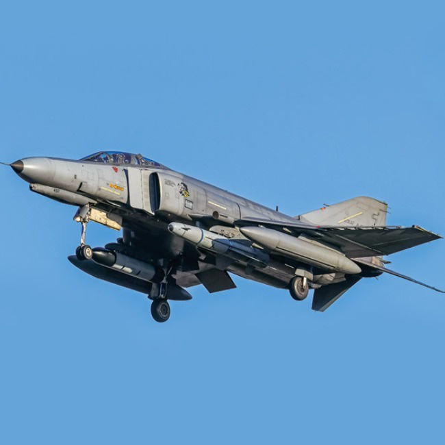 Academy Hobby Plastic Model Kits 1/32 Scale ROKAF F-4E “ 17th Fighter Wing ”