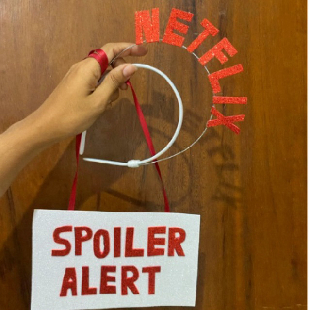 Fantasia Netflix Placa e Tiara Carnaval Spoiler Alert
