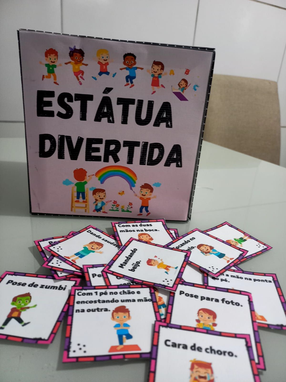 ESTÁTUA DIVERTIDA ✏️