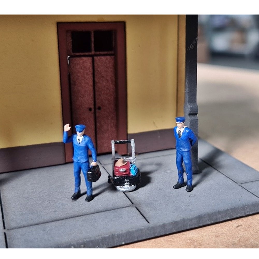 Pack c/ 2 Figuras - Carregador de Bagagens Mod. 53 - 1:87 - HO - Dio Studios