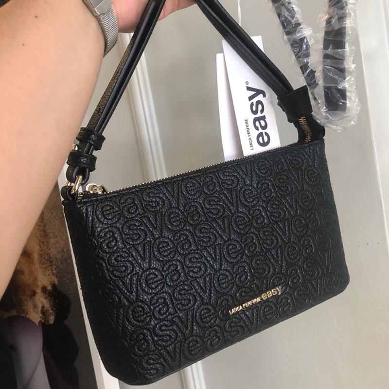 Bolsa Crossbody Matelasse Easy e enfeite - Design Elegante e Prático para Uso Diário
