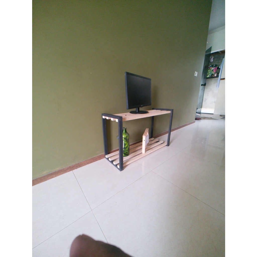 Rack / estante estilo industrial para decoração de sala quartos cozinha escritórios halls e entrada apartamentos suporte para flores vasos porta retrato fotos espelhos computadores luminárias velas incensos e castiçais decorações em geral.PRESENTE DA MÃE.