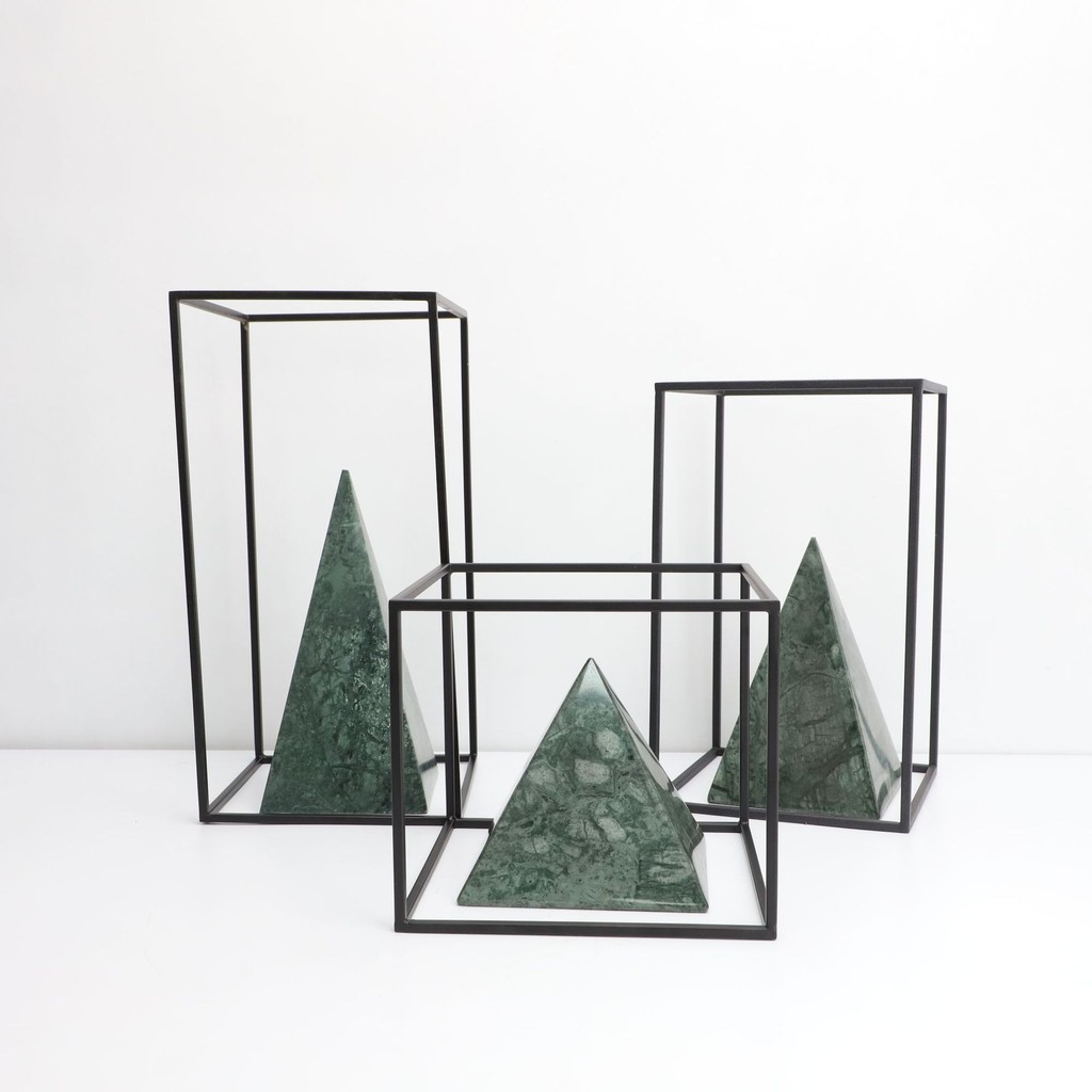BOKE New Chinese-style metal and marble pyramid art piece, suitable for display in model homes, on TV cabinets, in study