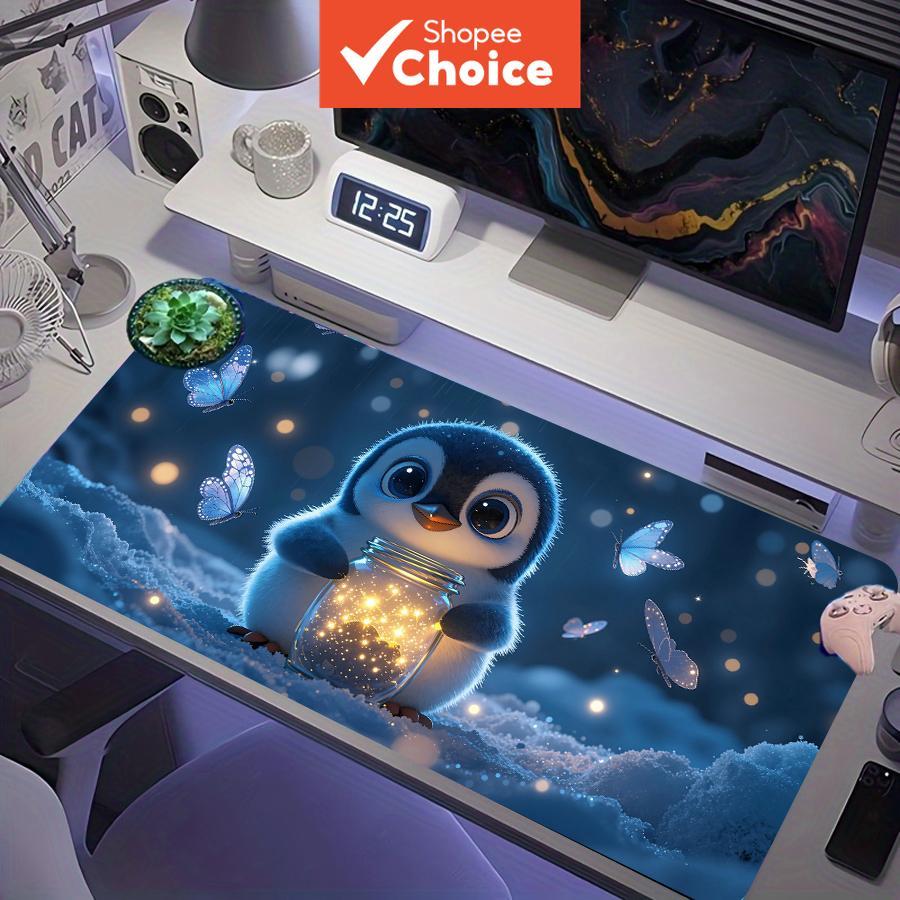 Tapete de mouse para jogos extra grande (XXL) com design de pinguim bebê fofo e fofo, segurando um frasco de pirilampo