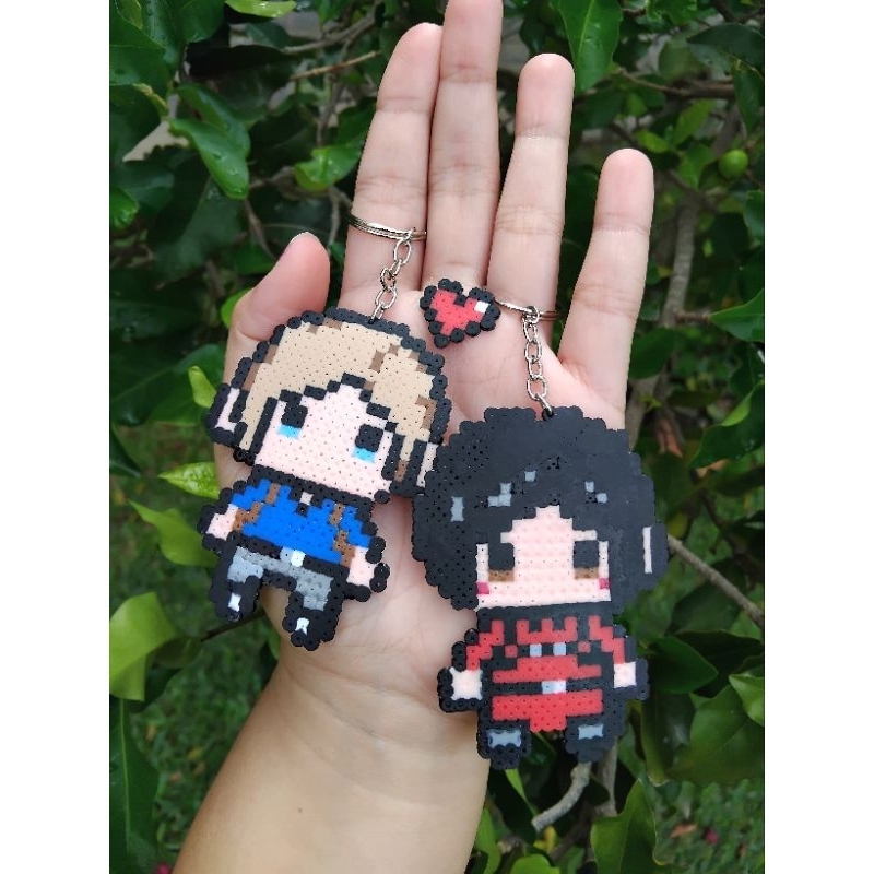 Chaveiro Leon S. Kennedy Ada Wong Jogo Filme de ação Resident Evil em Pixel Art Hama Beads