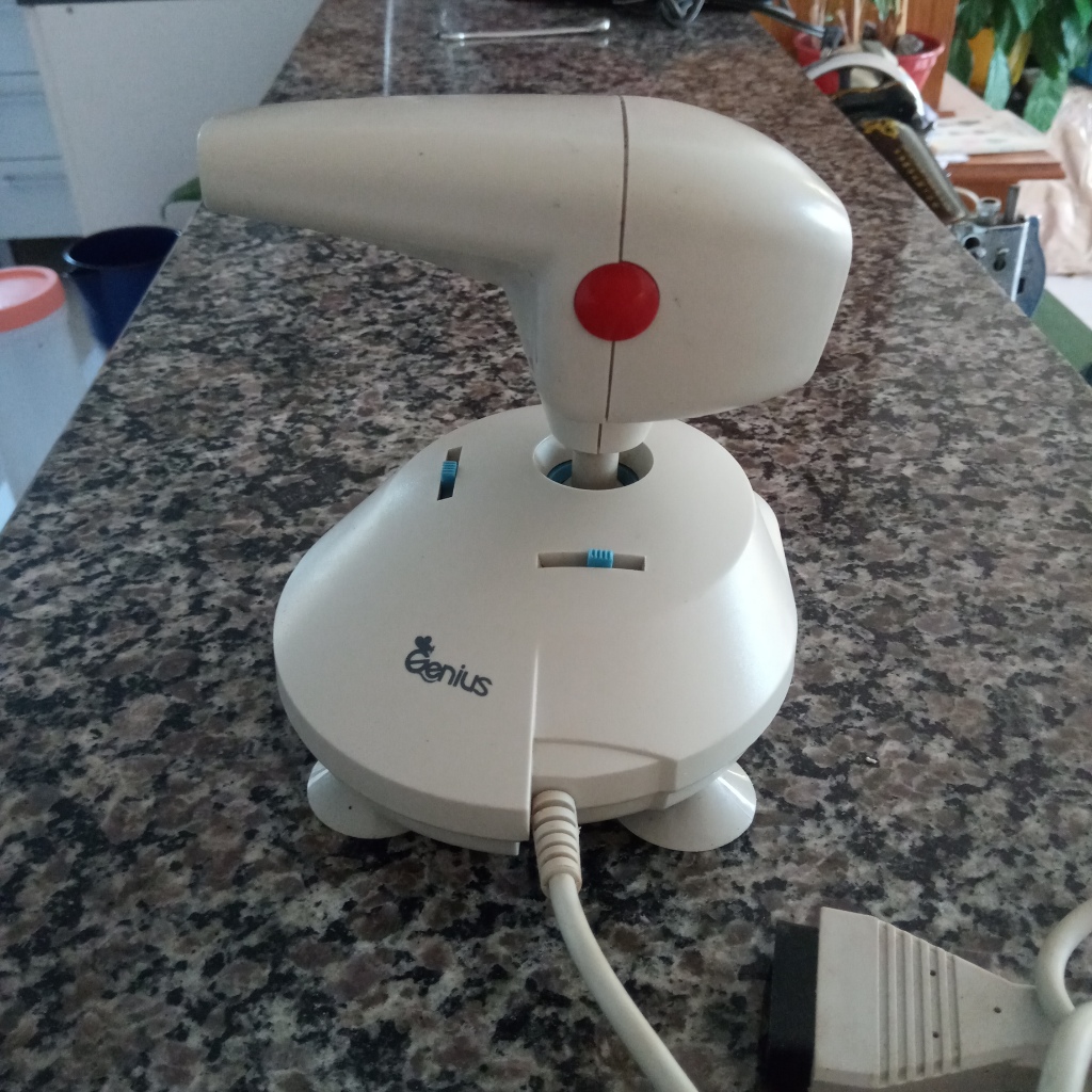 Joystick Genius J12 P/ Pc Raridade - Leia O Anuncio (Usado)