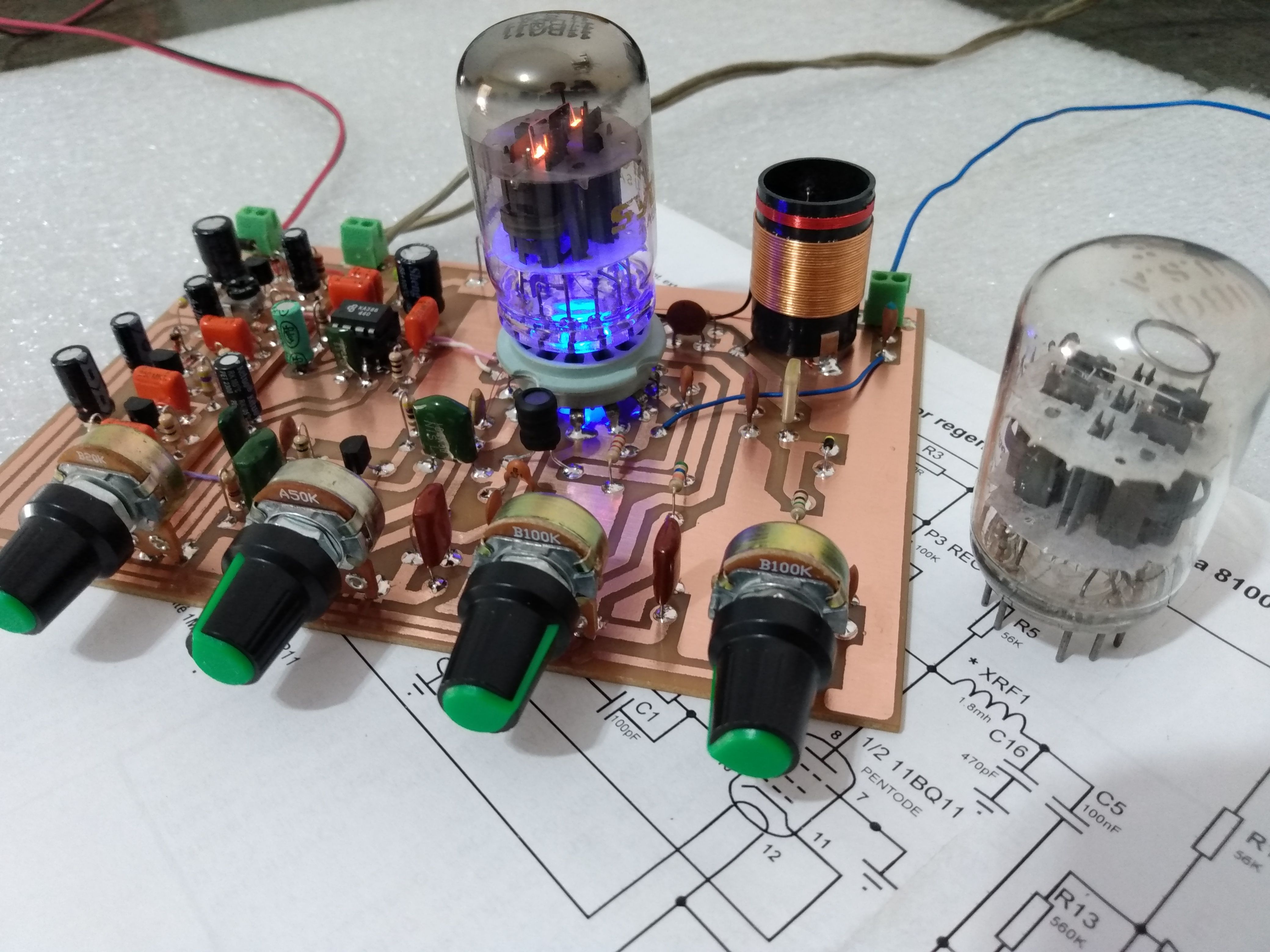 Esquema Receptor Regenerativo OC 49m a 40m Válvula 11BQ11 Leia