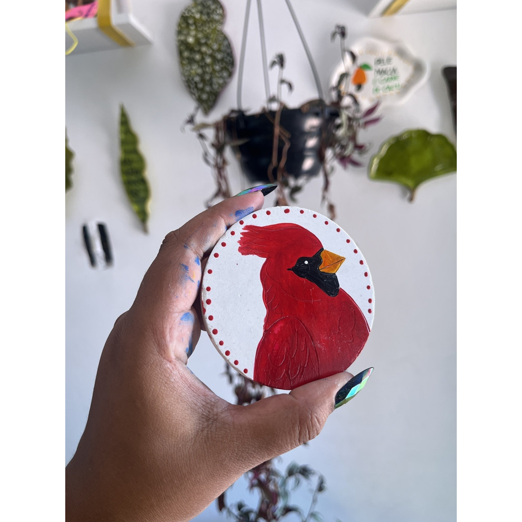 Mini Quadro Decorativo Cardeal Vermelho 7cm - Arte Artesanal Pintada à Mão