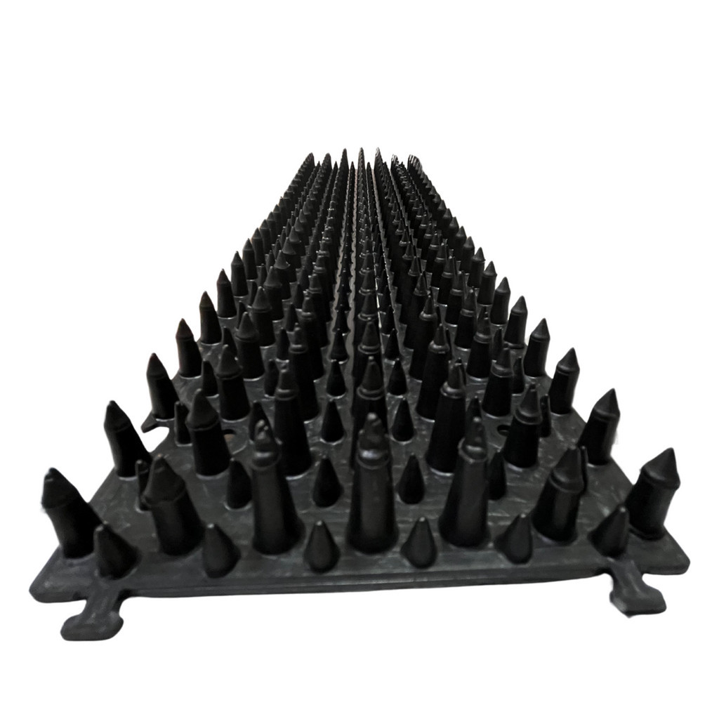 Proteção com espinho plasticos 1pç preto